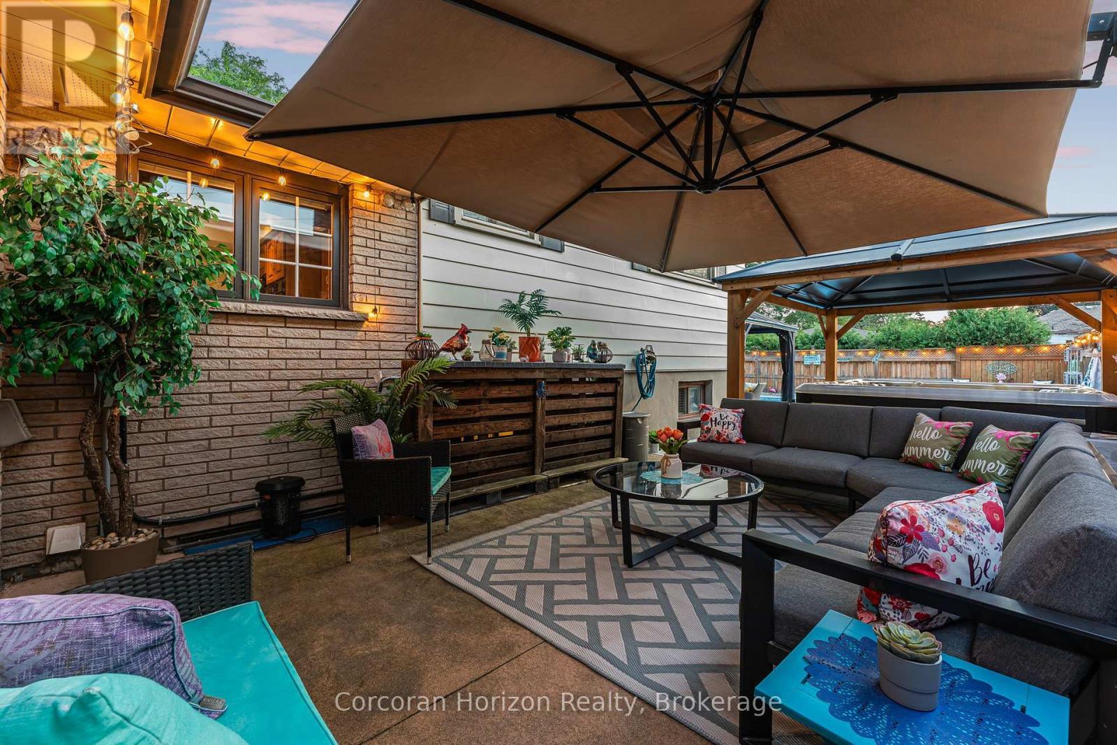 6845 Wilinger Street, Niagara Falls (Stamford), ON - Outdoor With Exterior