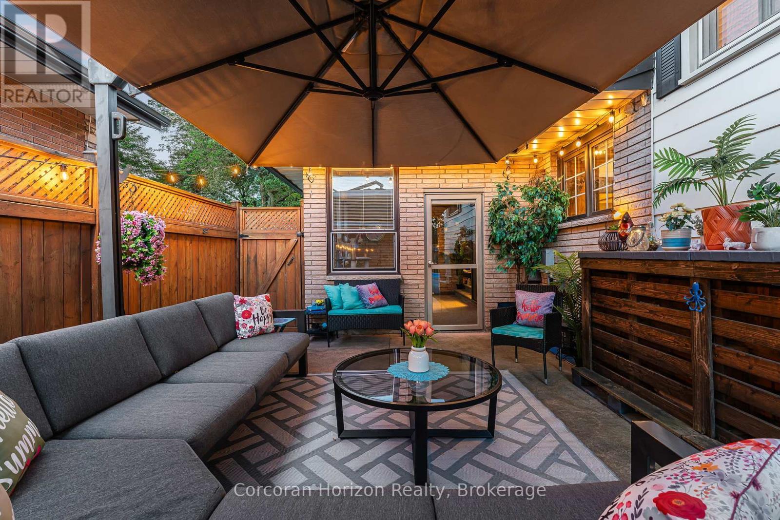 6845 Wilinger Street, Niagara Falls (Stamford), ON - Outdoor With Deck Patio Veranda With Exterior