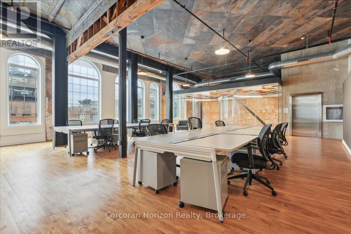 302 - 12 James Street N, Hamilton (Beasley), ON