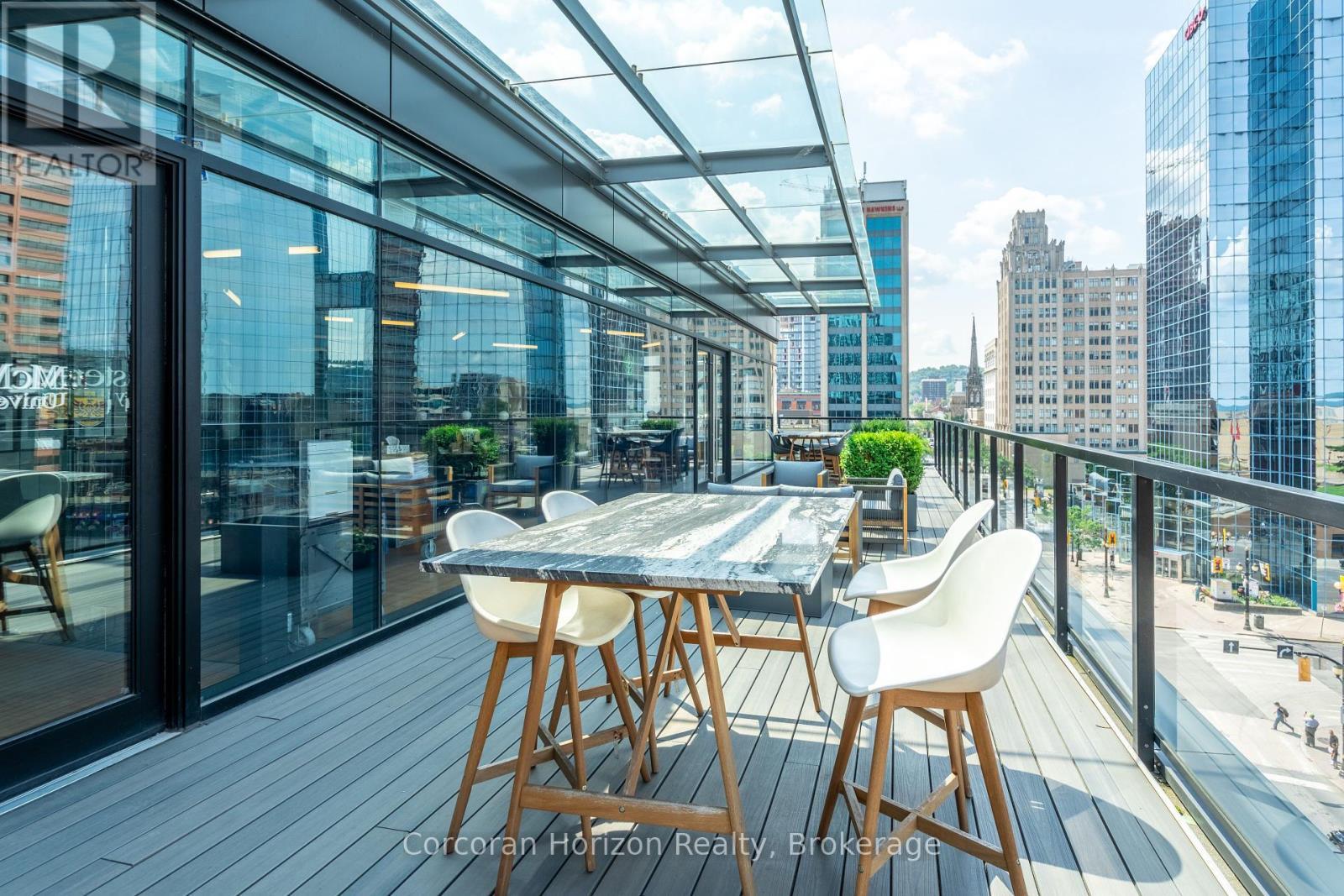 302 - 12 James Street N, Hamilton (Beasley), ON