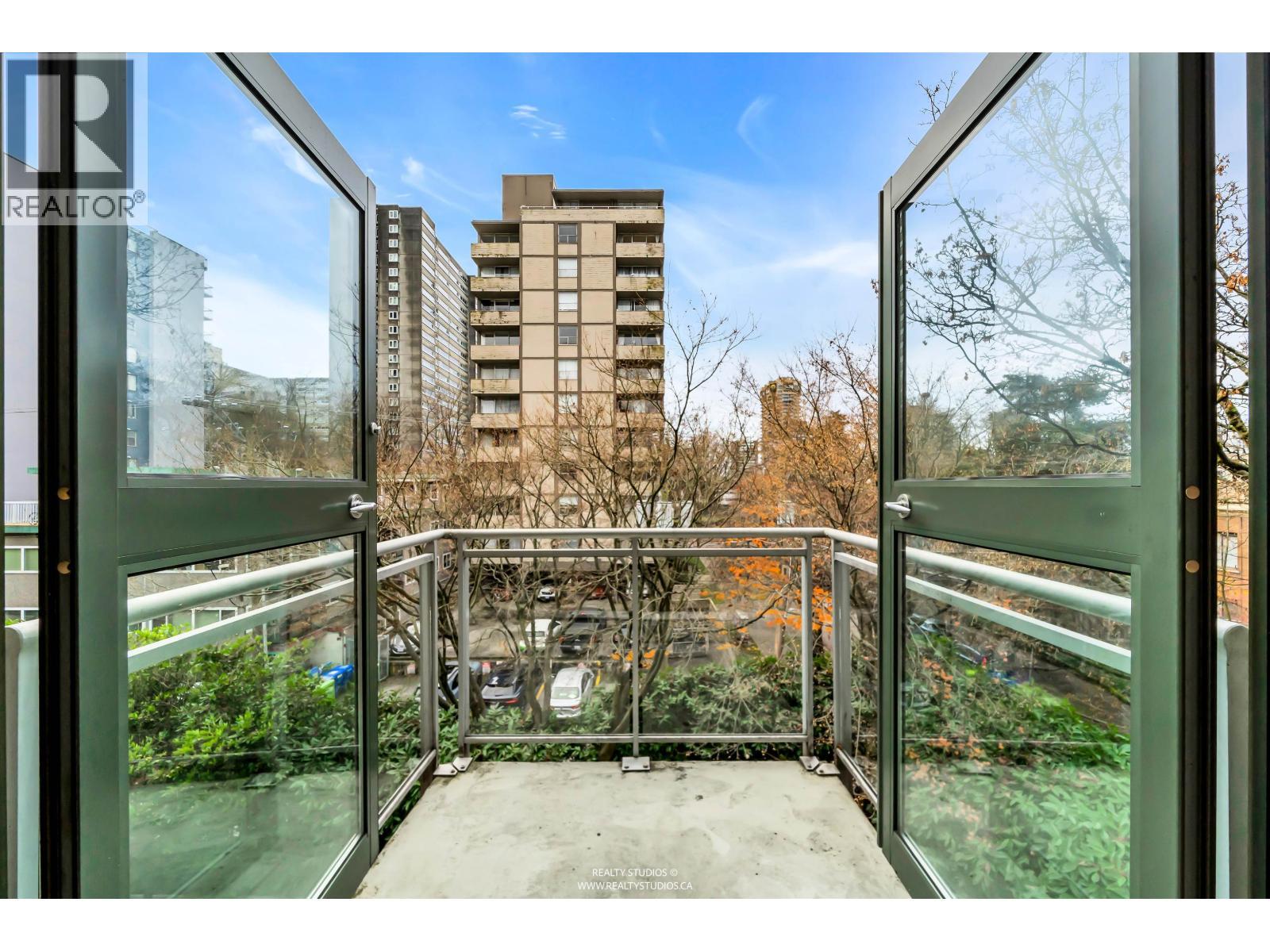 303 1688 Robson Street, Vancouver, BC - Outdoor