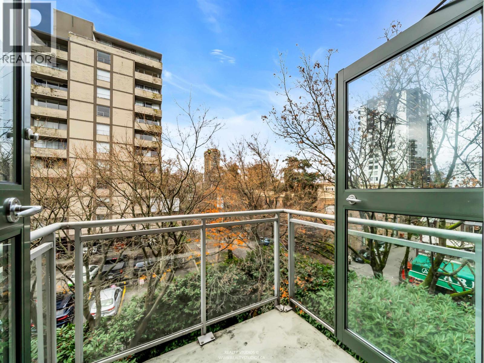 303 1688 Robson Street, Vancouver, BC - Outdoor