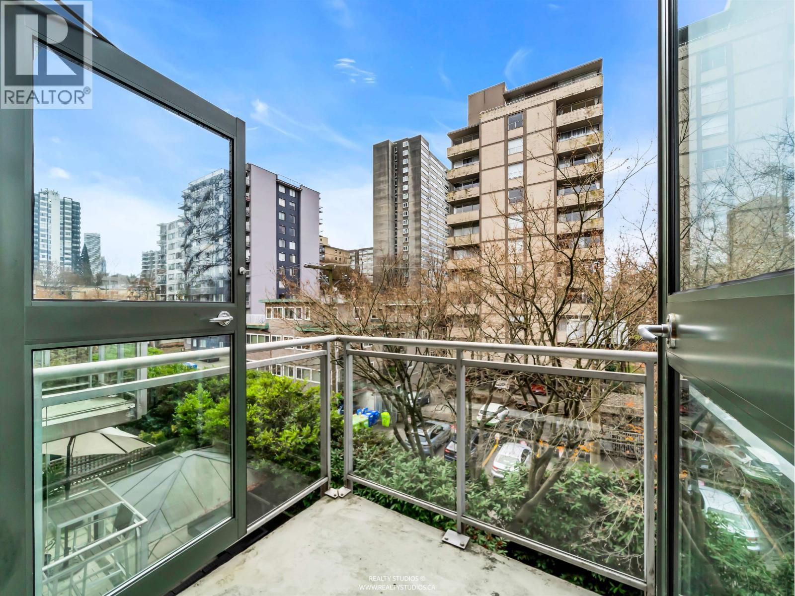 303 1688 Robson Street, Vancouver, BC - Outdoor