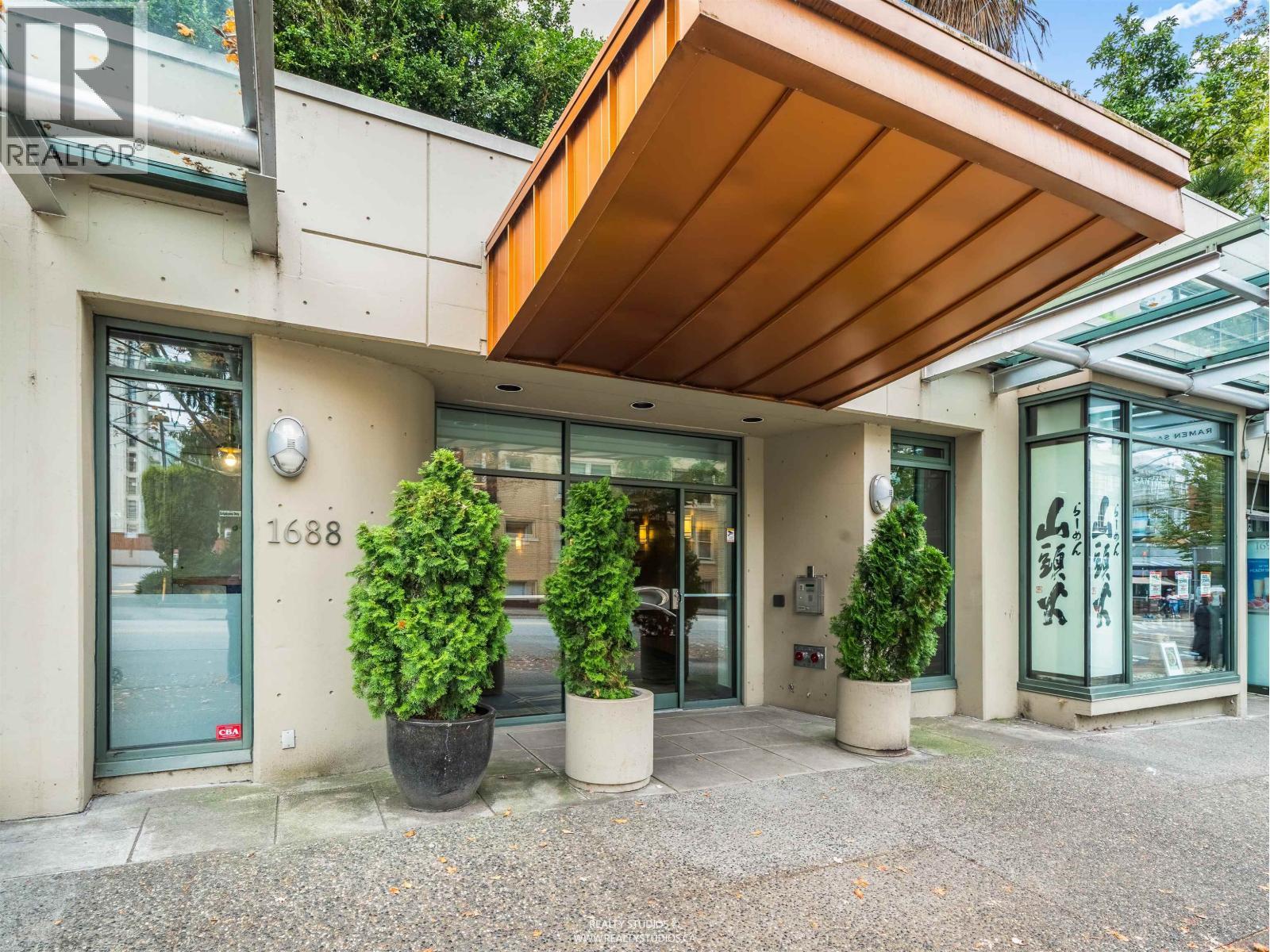 303 1688 Robson Street, Vancouver, BC - Outdoor