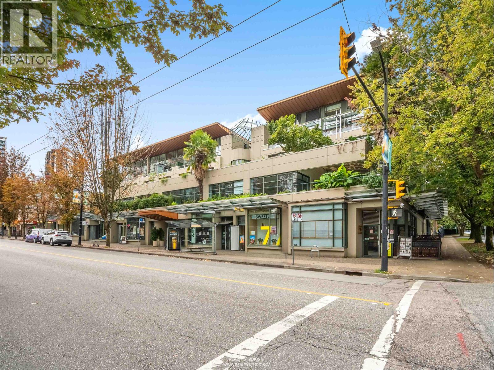 303 1688 Robson Street, Vancouver, BC - Outdoor