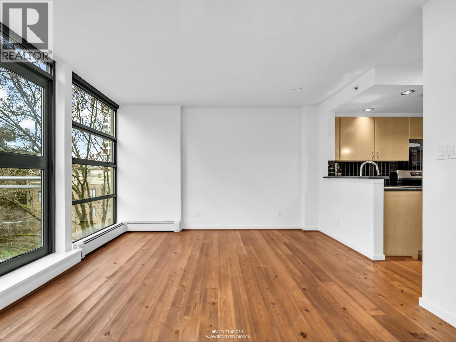 303 1688 Robson Street, Vancouver, BC - Indoor