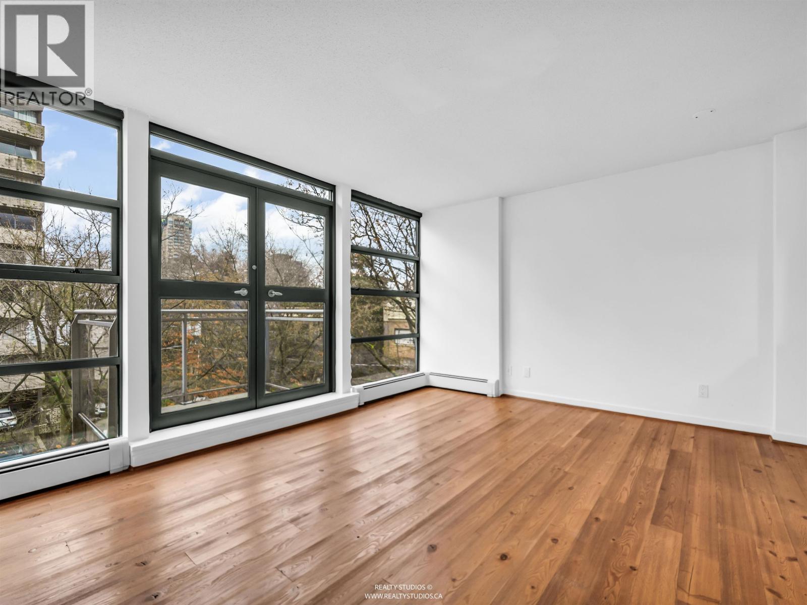 303 1688 Robson Street, Vancouver, BC - Indoor Photo Showing Other Room