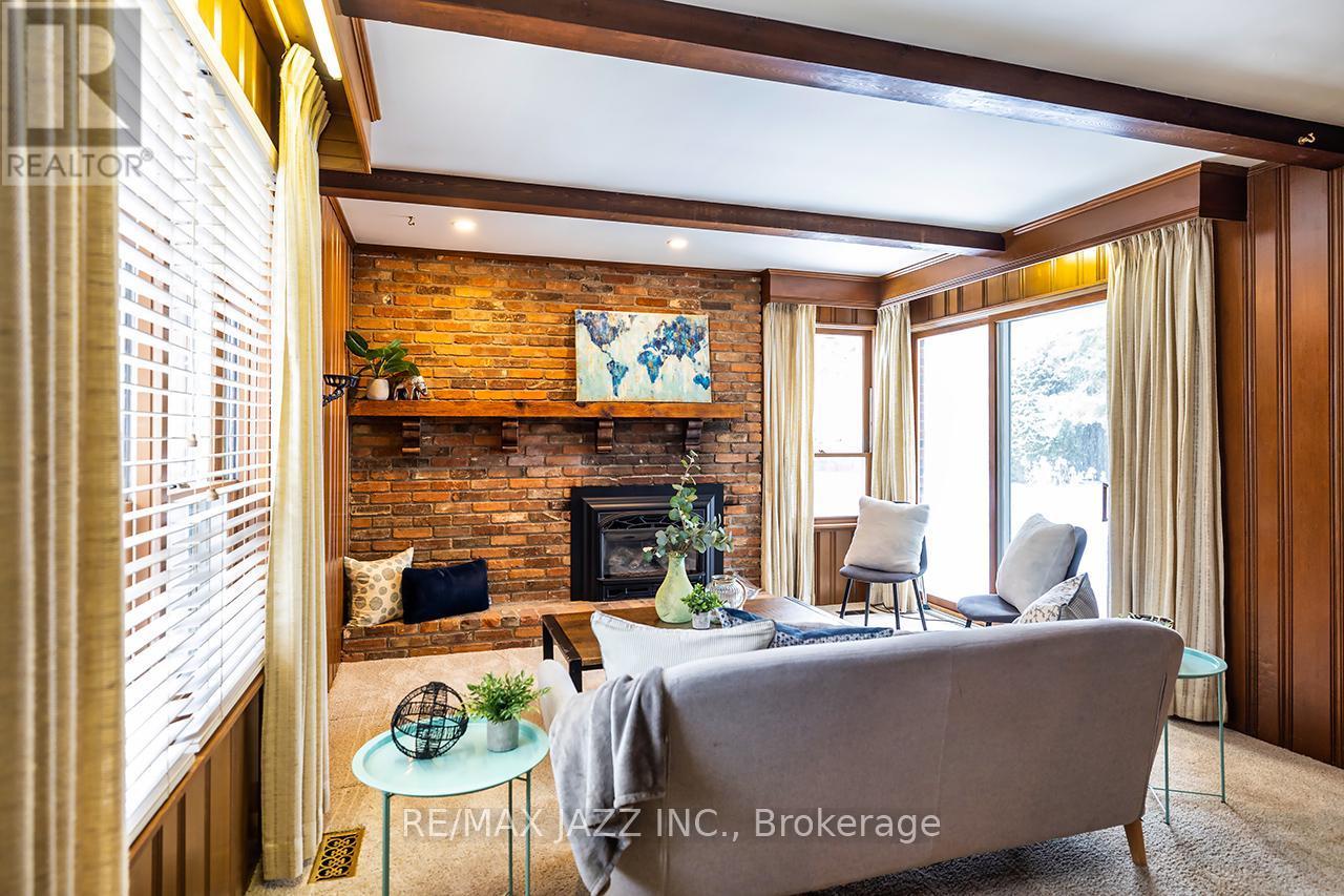 233 Wellington Street, Whitby (Lynde Creek), ON - Indoor Photo Showing Other Room With Fireplace