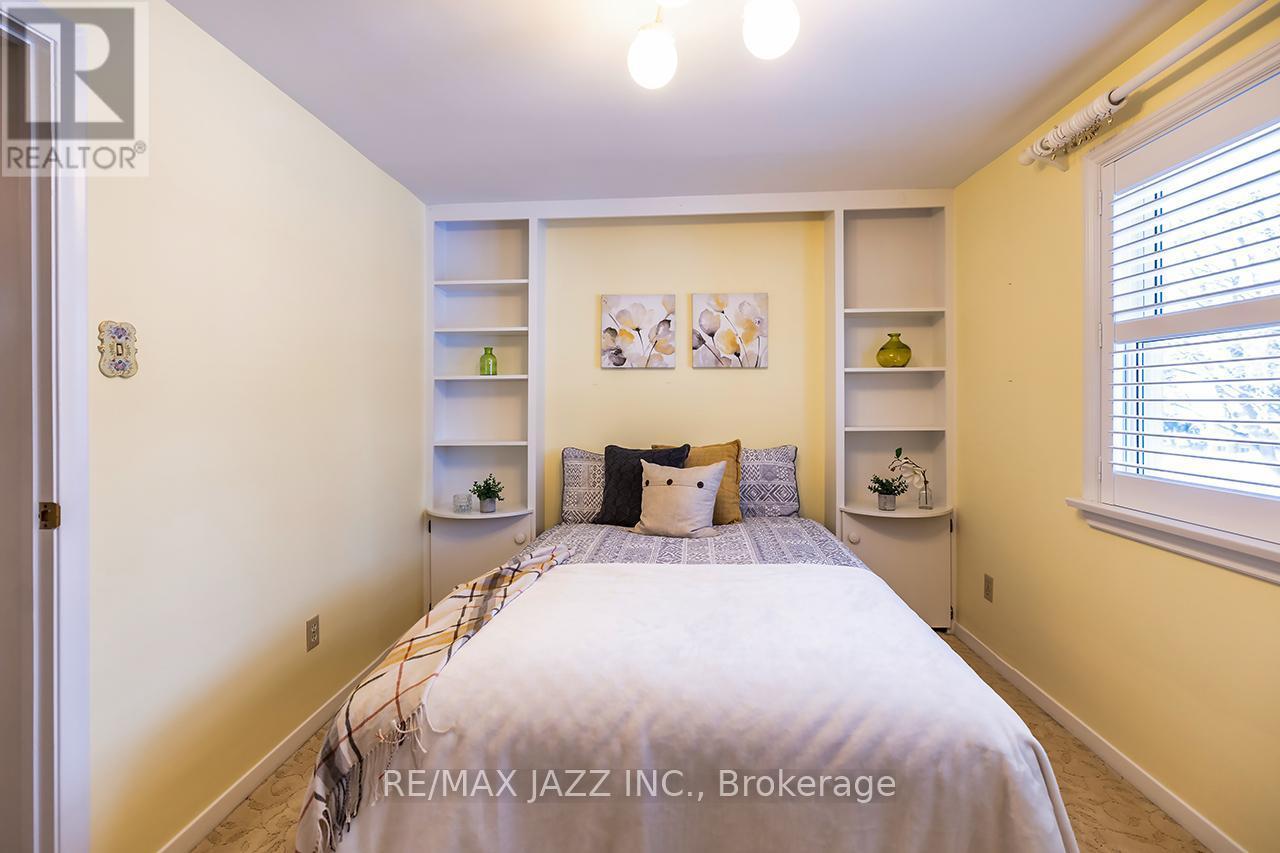 233 Wellington Street, Whitby (Lynde Creek), ON - Indoor Photo Showing Bedroom
