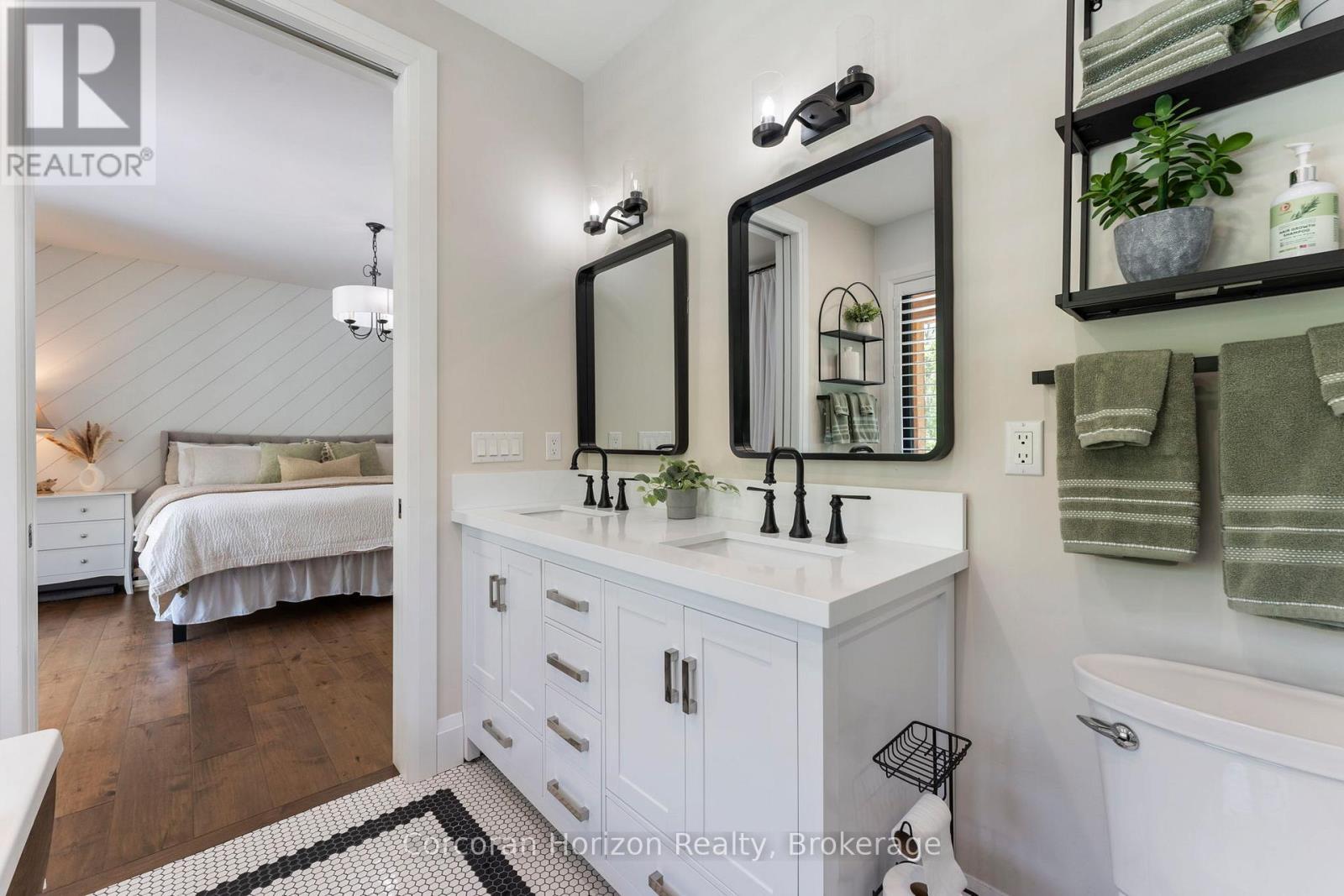 11 Cockshutt Road, Brant (Brantford Twp), ON - Indoor Photo Showing Bathroom