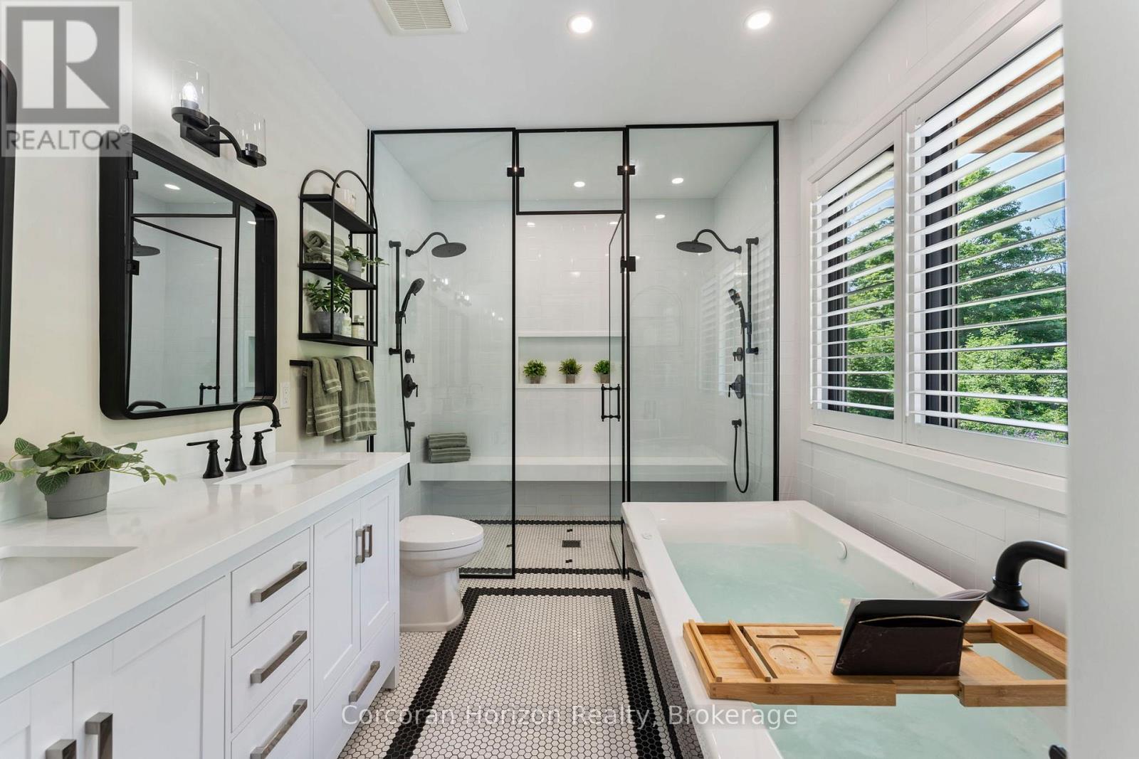 11 Cockshutt Road, Brant (Brantford Twp), ON - Indoor Photo Showing Other Room