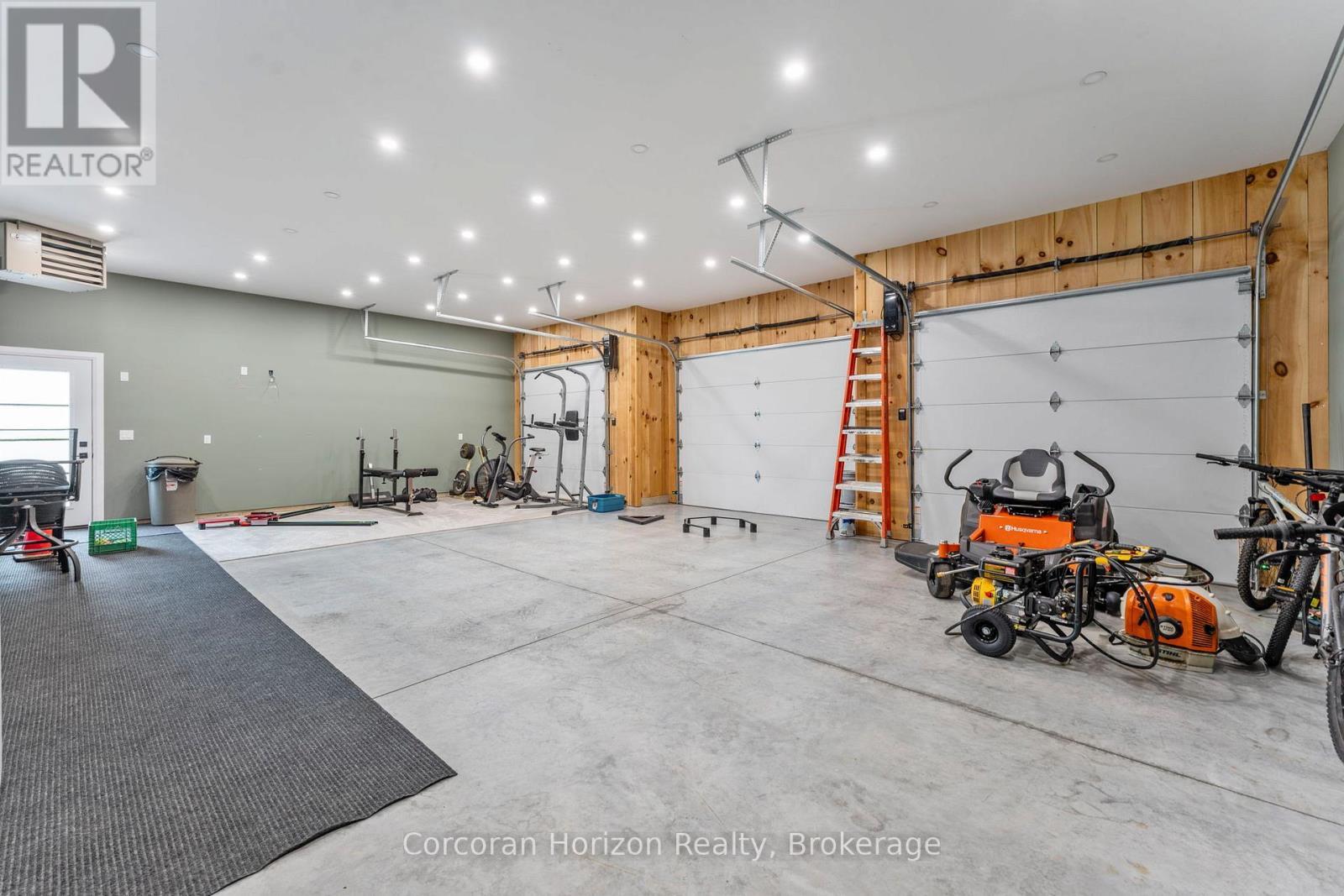 11 Cockshutt Road, Brant (Brantford Twp), ON - Indoor Photo Showing Garage