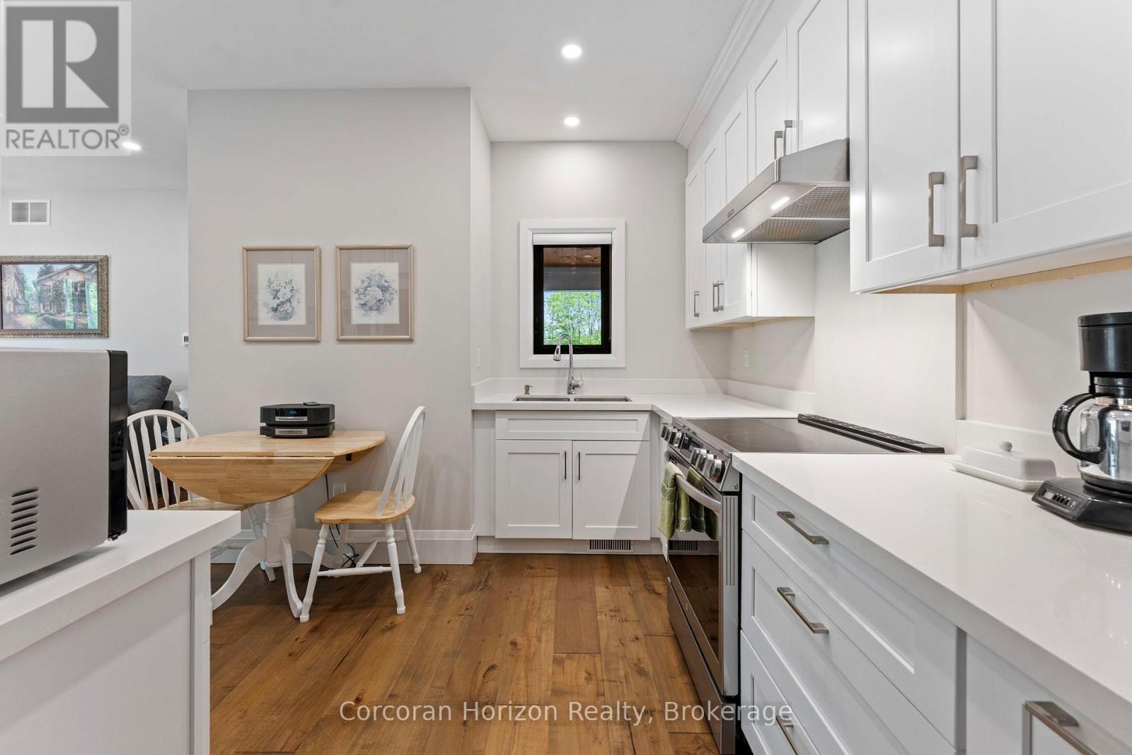 11 Cockshutt Road, Brant (Brantford Twp), ON - Indoor