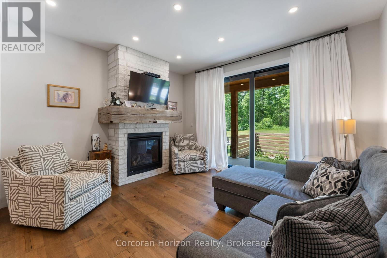 11 Cockshutt Road, Brant (Brantford Twp), ON - Indoor Photo Showing Living Room With Fireplace