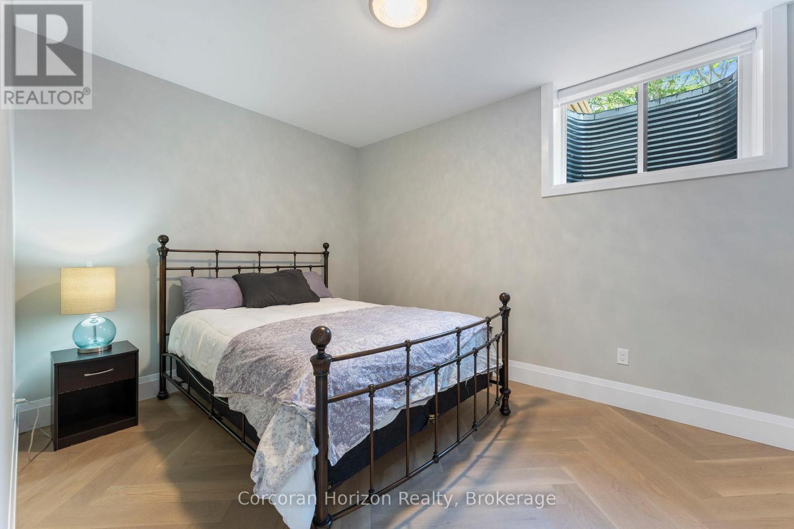 11 Cockshutt Road, Brant (Brantford Twp), ON - Indoor Photo Showing Bedroom