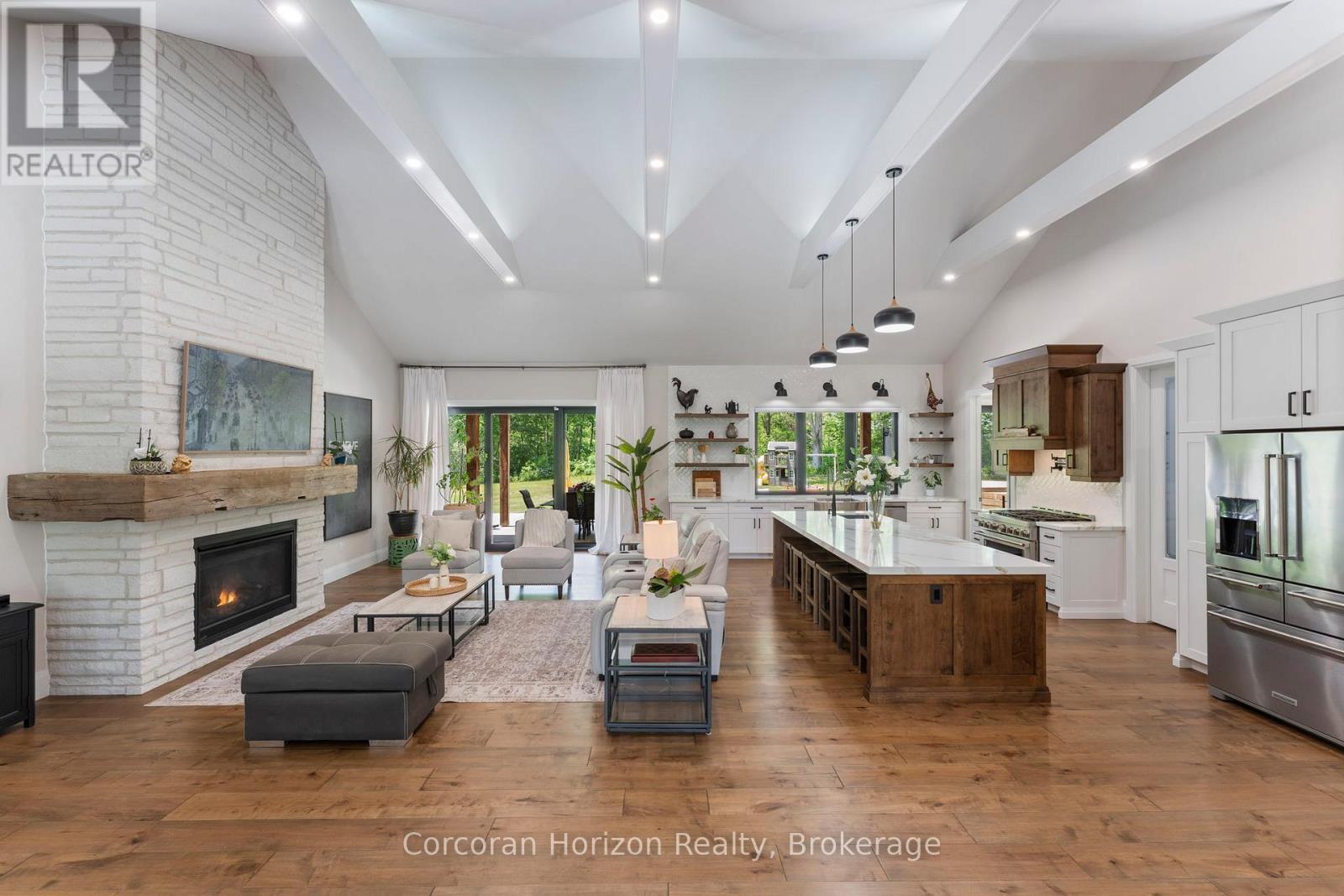 11 Cockshutt Road, Brant (Brantford Twp), ON - Indoor With Fireplace