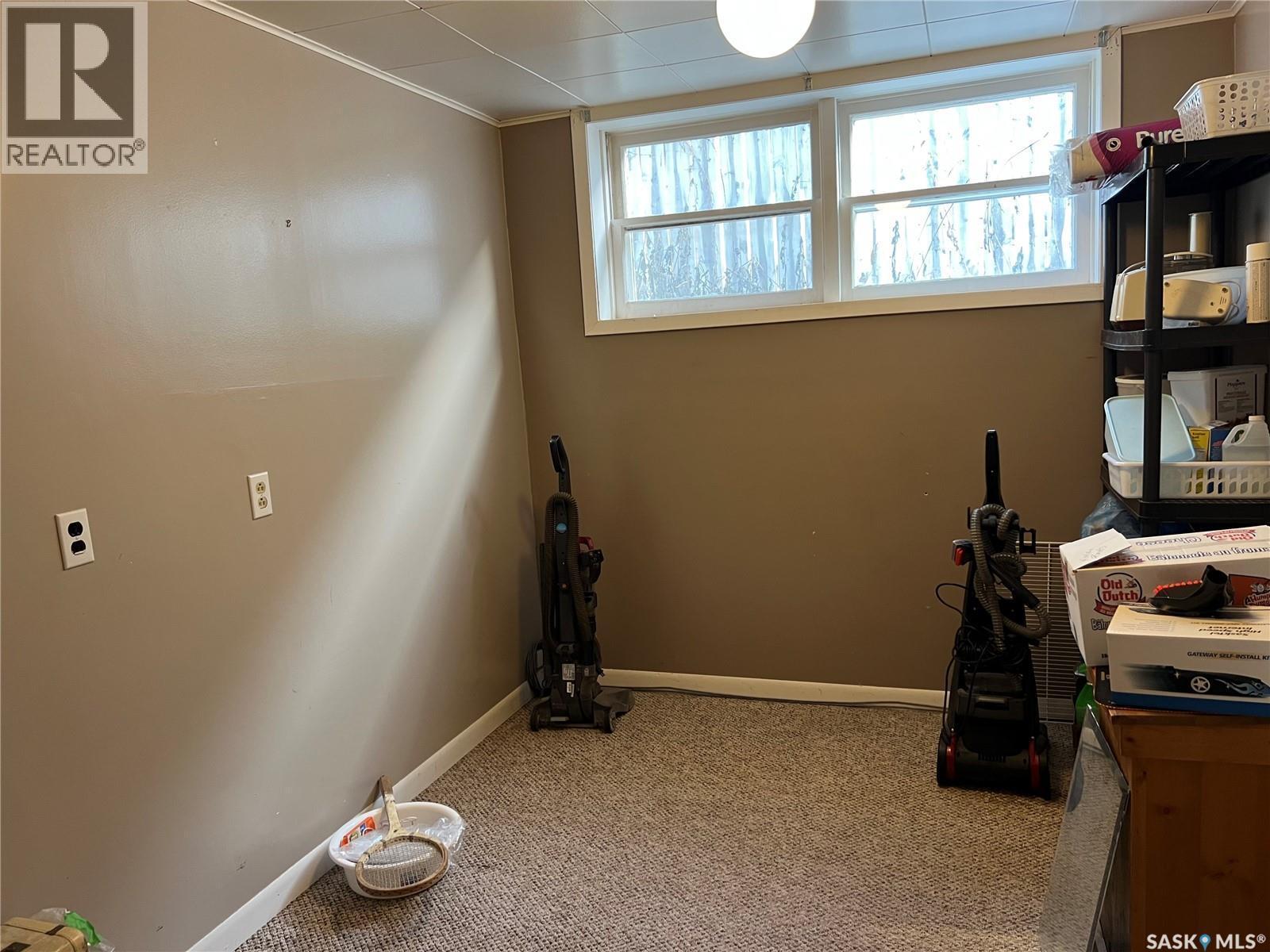 105 Bemister Avenue W, Melfort, SK - Indoor