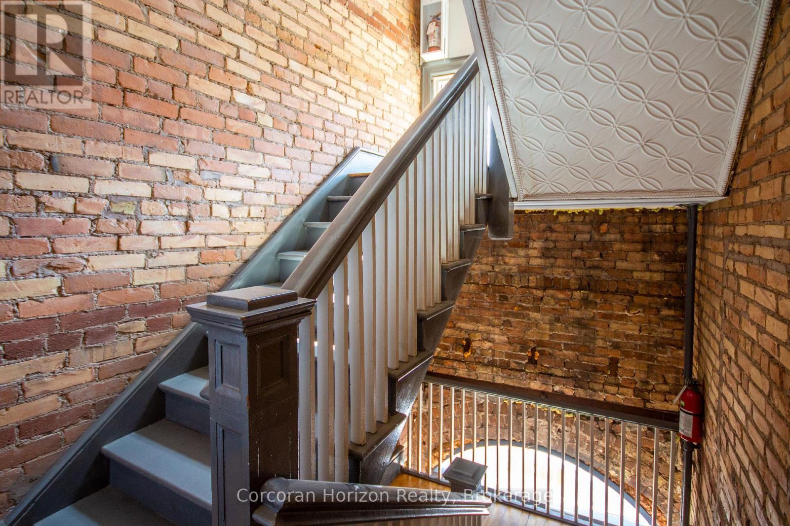 477 King Street E, Hamilton (Landsdale), ON