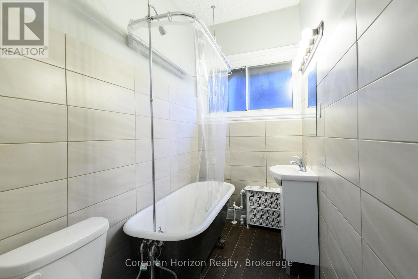 477 King Street E, Hamilton (Landsdale), ON