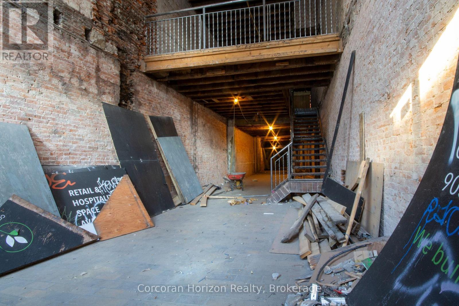 79 King Street E, Hamilton (Beasley), ON