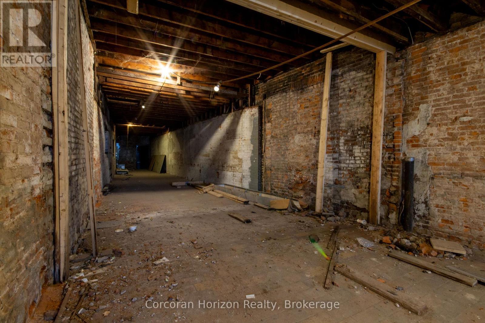 79 King Street E, Hamilton (Beasley), ON