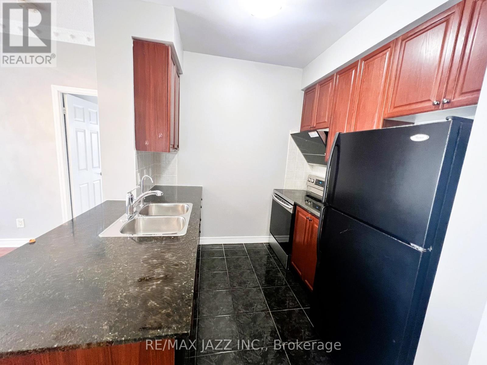 3505 - 83 Borough Drive, Toronto (Bendale), ON - Indoor Photo Showing Kitchen With Double Sink