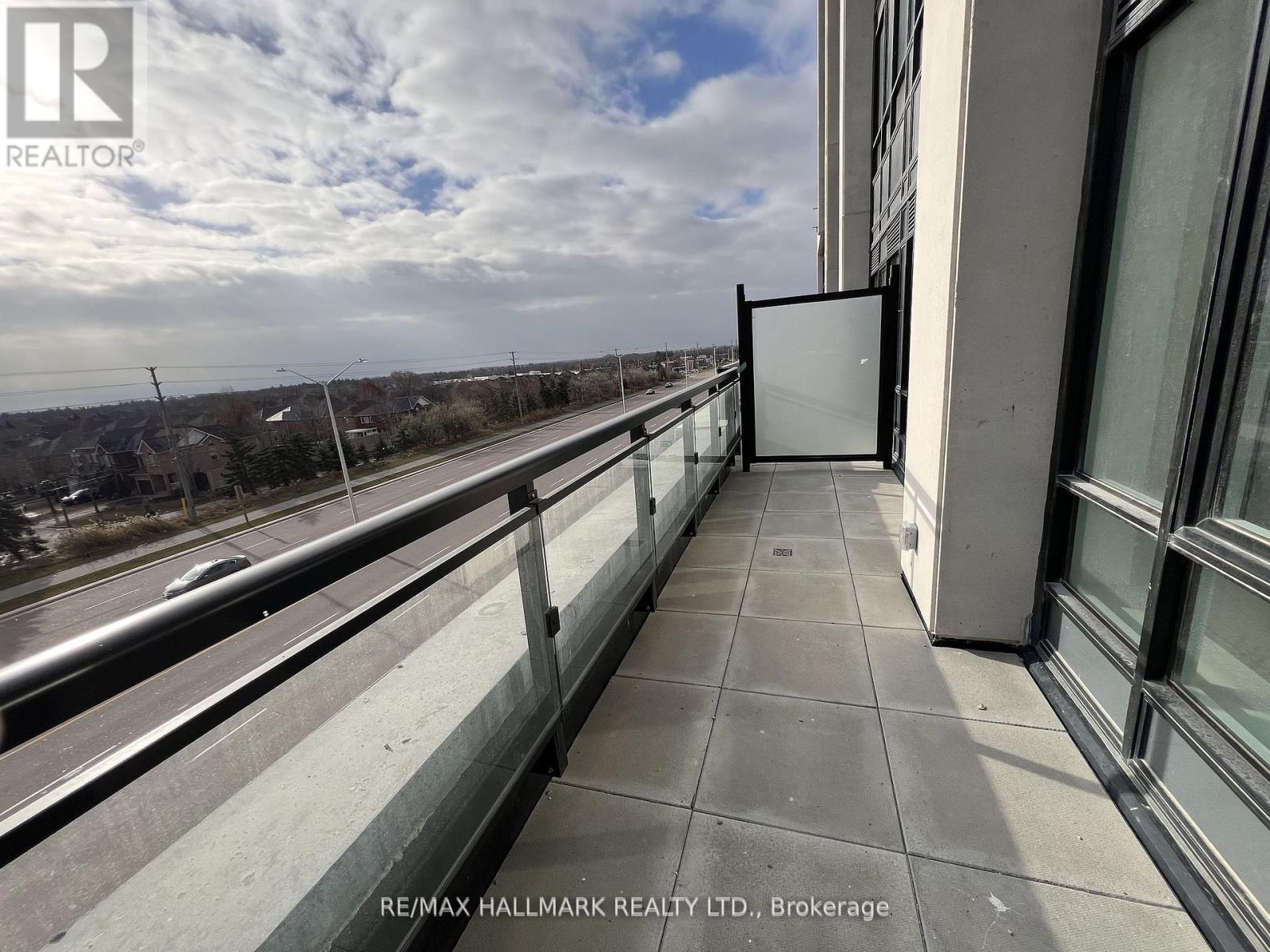 329 - 405 Dundas Street W, Oakville, ON - Outdoor With View