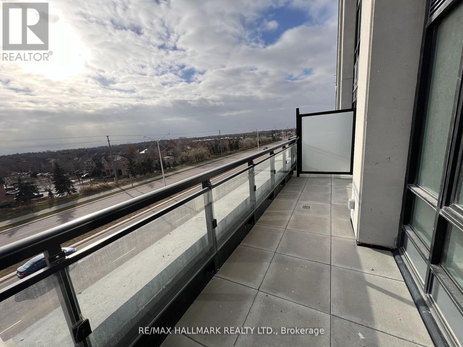 329 - 405 Dundas Street W, Oakville, ON - Outdoor With View
