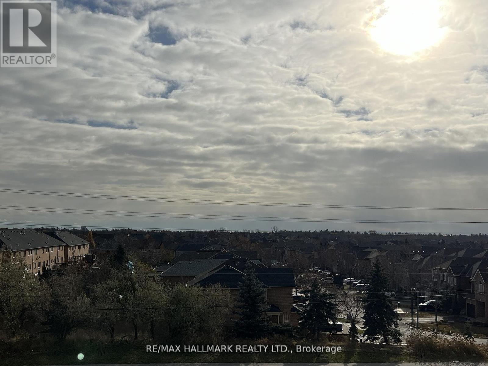 329 - 405 Dundas Street W, Oakville, ON - Outdoor With View