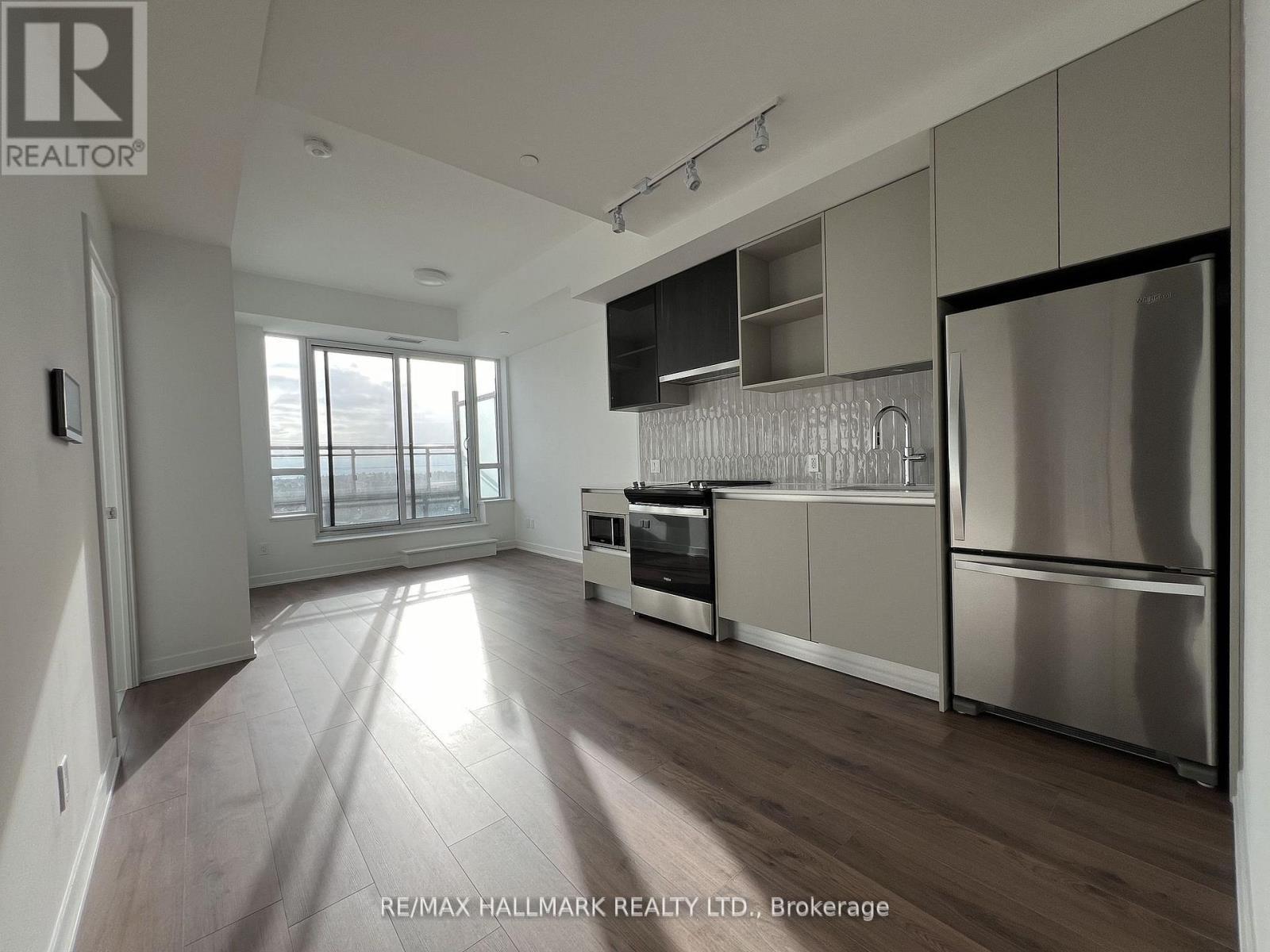 329 - 405 Dundas Street W, Oakville, ON - Indoor Photo Showing Kitchen