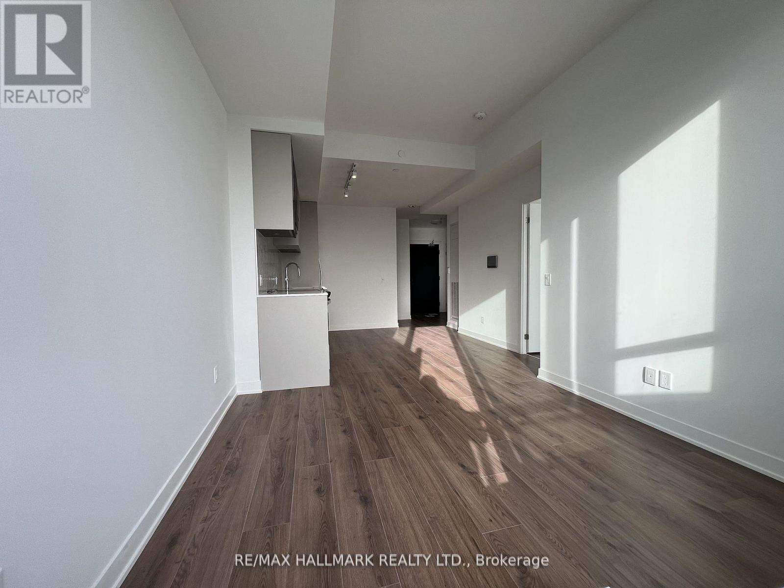 329 - 405 Dundas Street W, Oakville, ON - Indoor