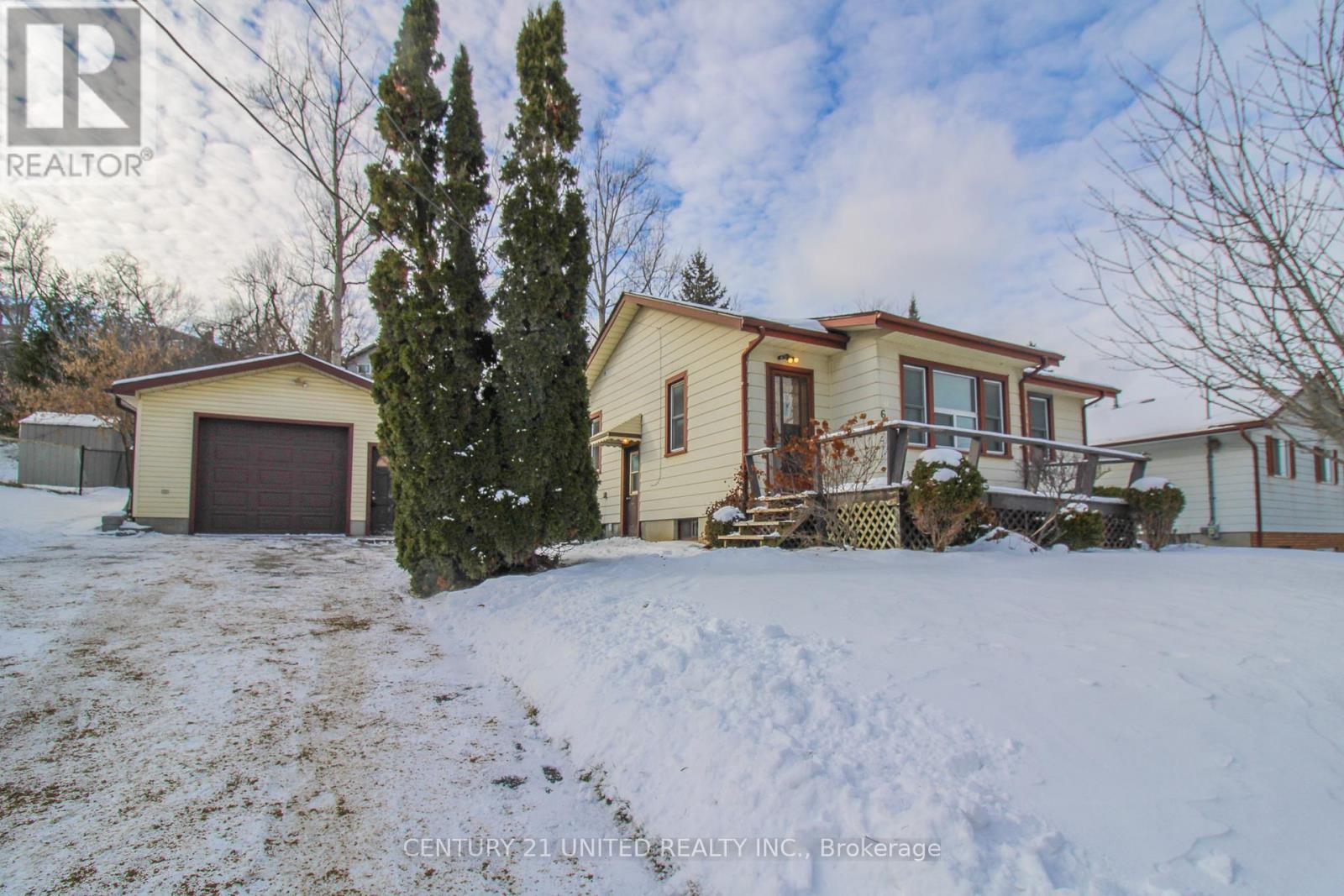 611 Asburnham Drive, Peterborough (Ashburnham Ward 4), ON - Outdoor With Deck Patio Veranda