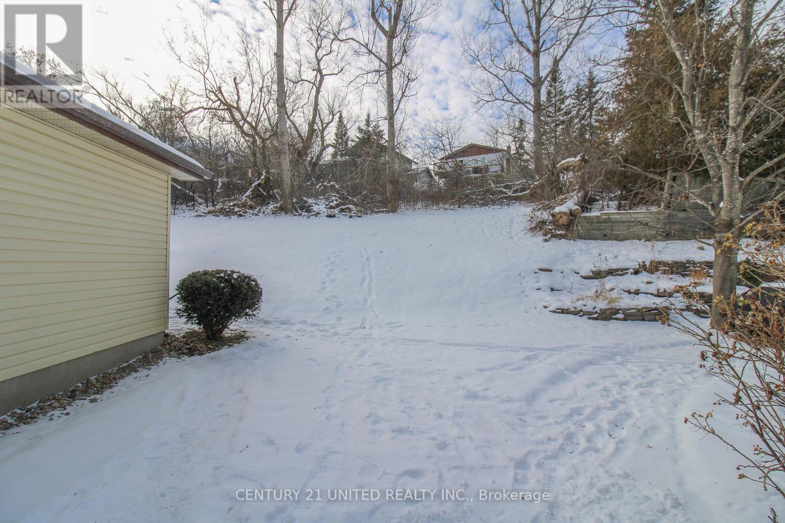 611 Asburnham Drive, Peterborough (Ashburnham Ward 4), ON - Outdoor