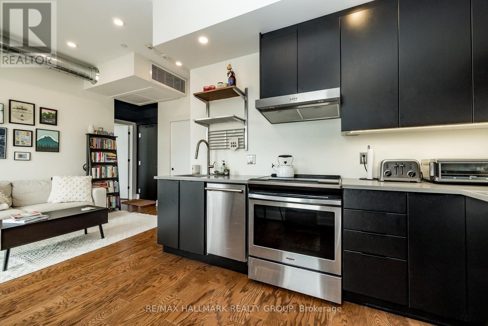 404 - 101 Pinhey Street N, Ottawa, ON - Indoor Photo Showing Kitchen With Stainless Steel Kitchen With Upgraded Kitchen