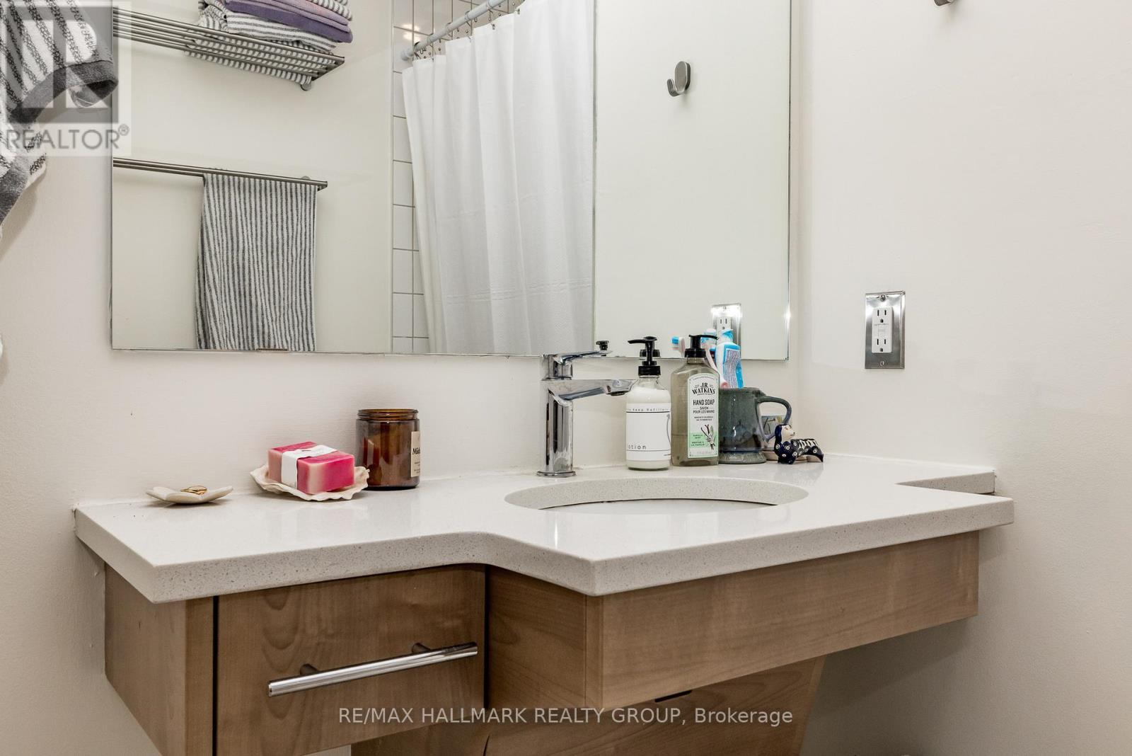 404 - 101 Pinhey Street N, Ottawa, ON - Indoor Photo Showing Bathroom