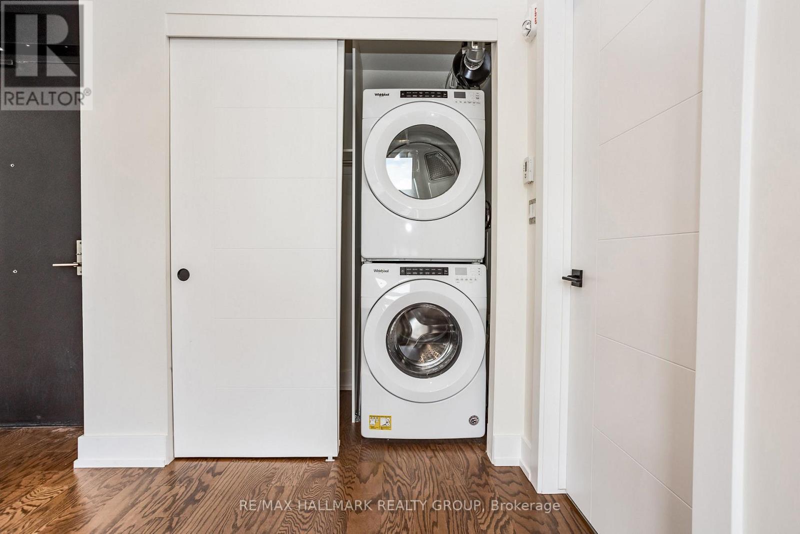 404 - 101 Pinhey Street N, Ottawa, ON - Indoor Photo Showing Laundry Room