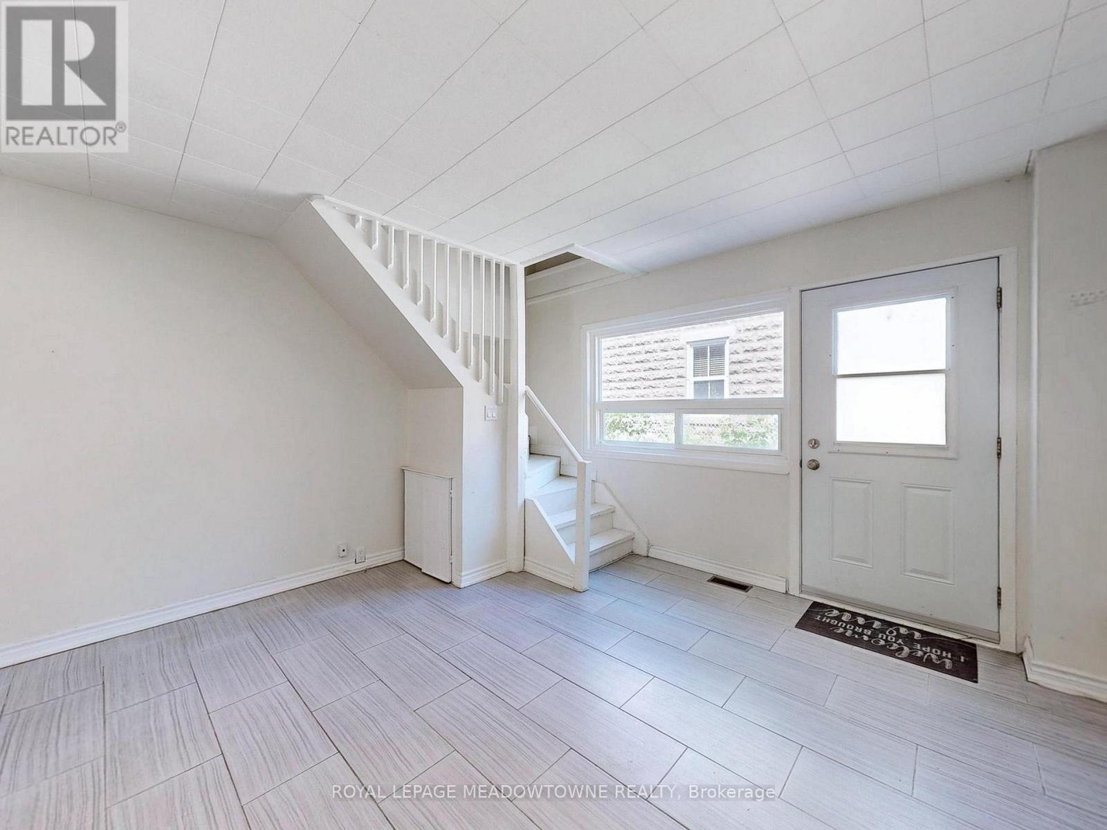 1 - 12 Wesleyan Street, Halton Hills, ON - Indoor Photo Showing Other Room