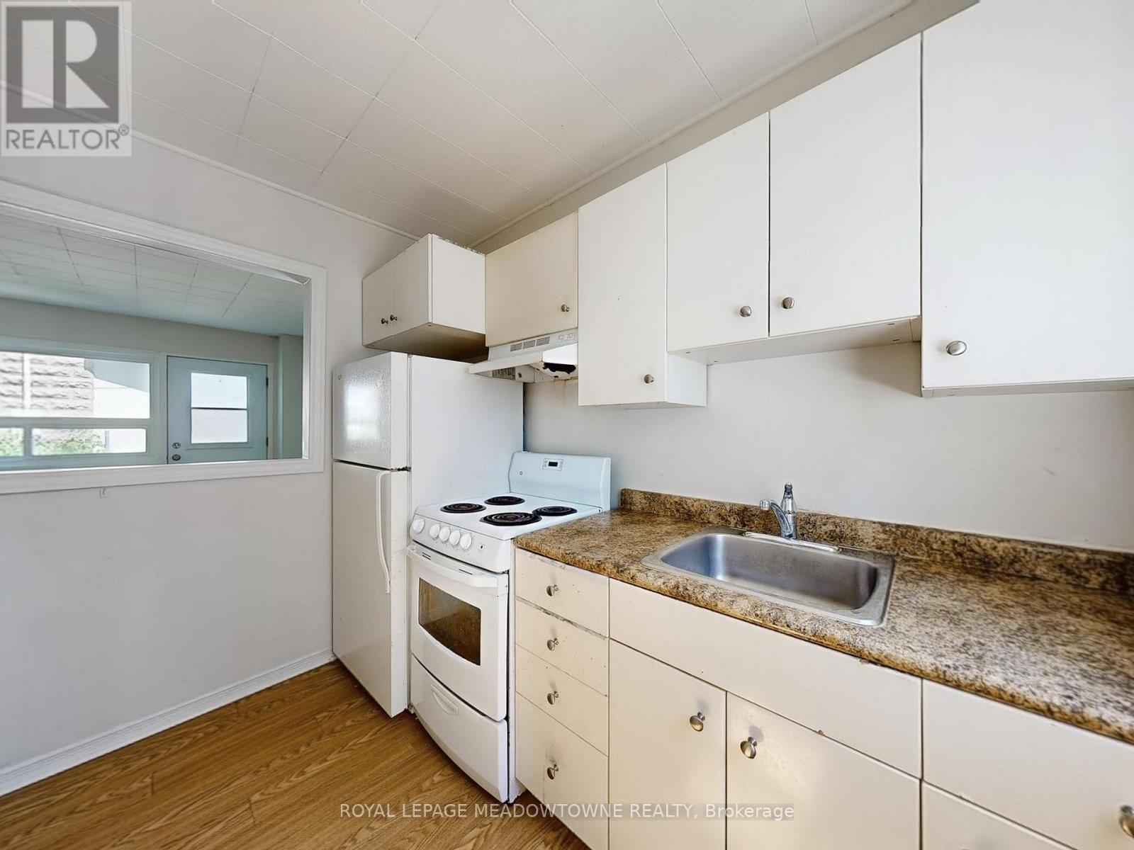 1 - 12 Wesleyan Street, Halton Hills, ON - Indoor Photo Showing Kitchen