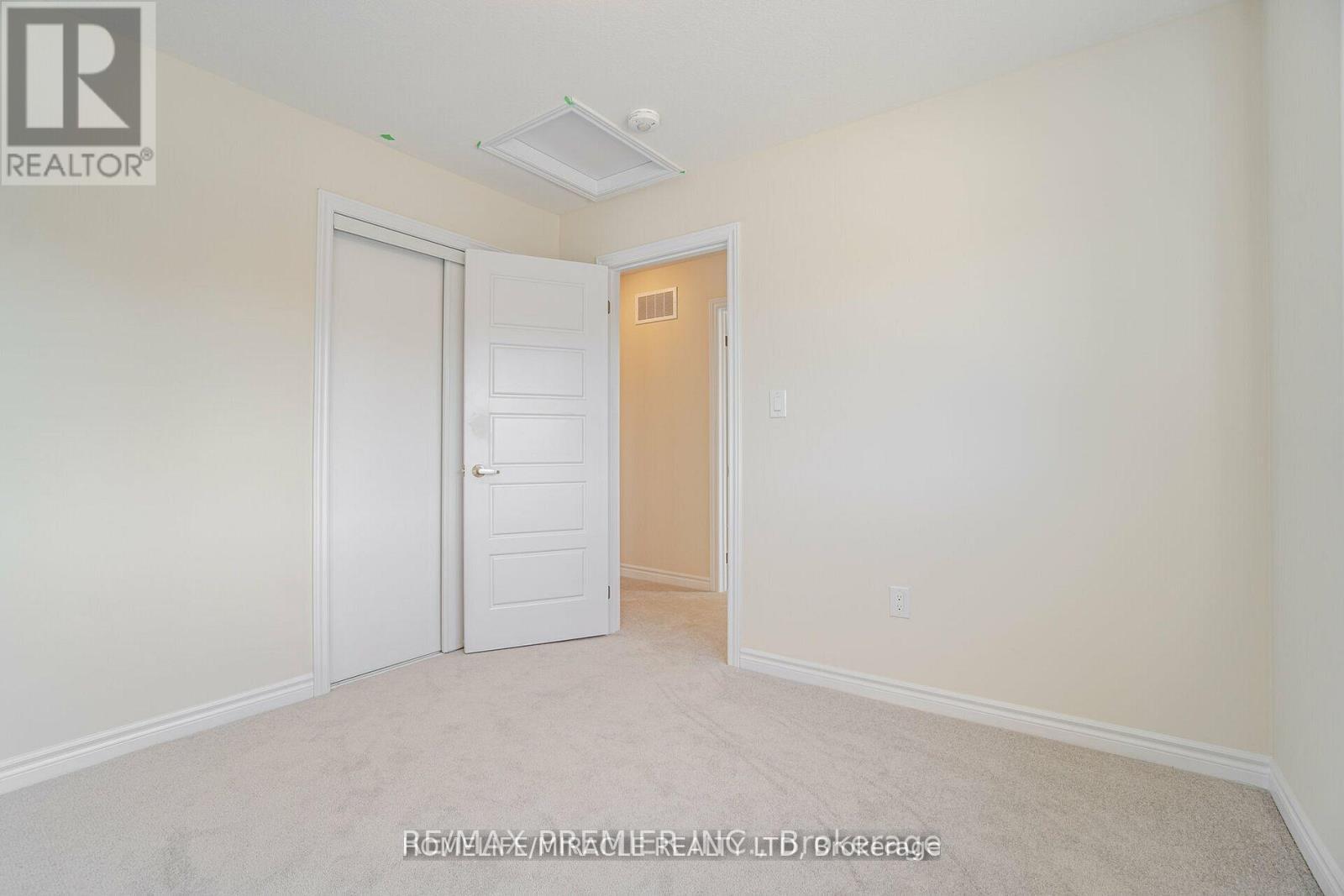 70 Ever Sweet Way, Thorold, ON - Indoor Photo Showing Other Room