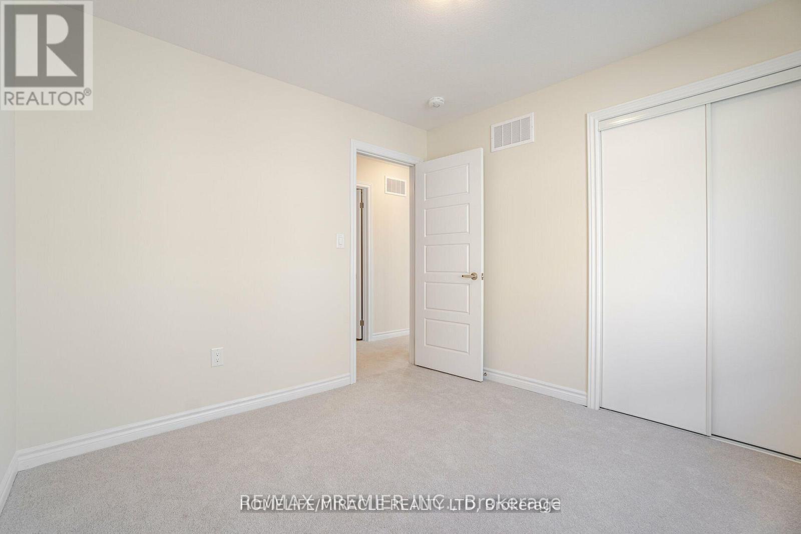 70 Ever Sweet Way, Thorold, ON - Indoor Photo Showing Other Room