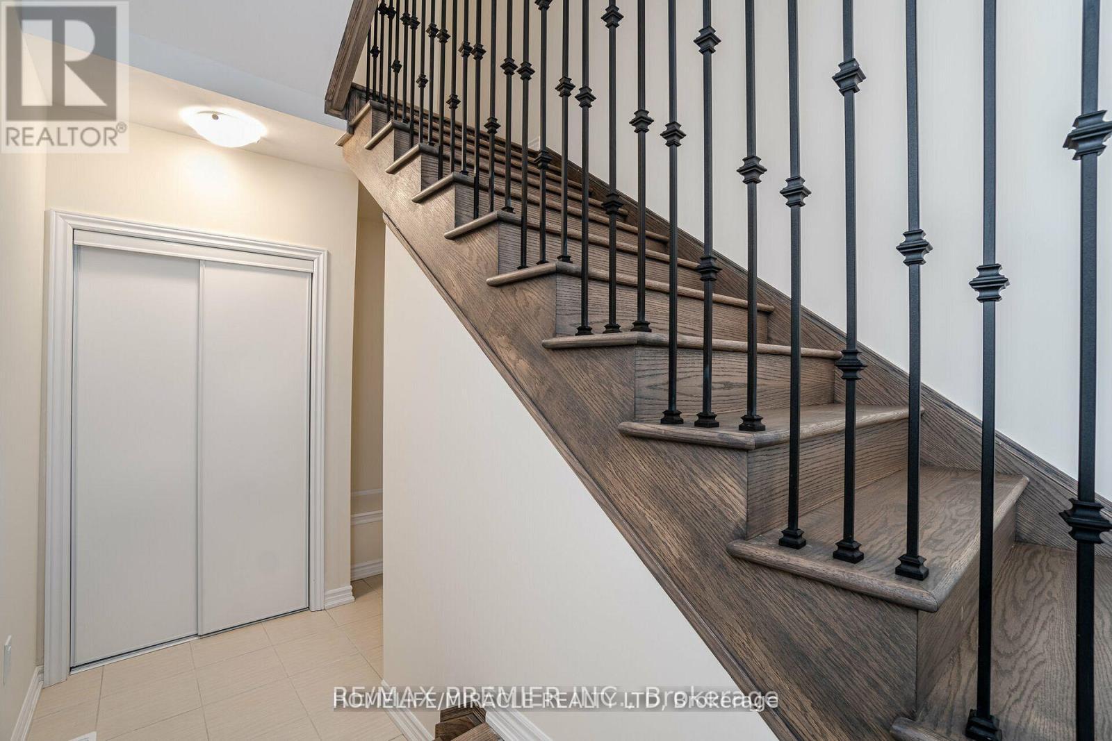 70 Ever Sweet Way, Thorold, ON - Indoor Photo Showing Other Room