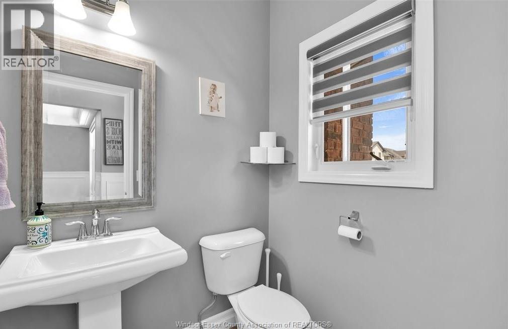 1099 Vincent Crescent, Lakeshore, ON - Indoor Photo Showing Bathroom