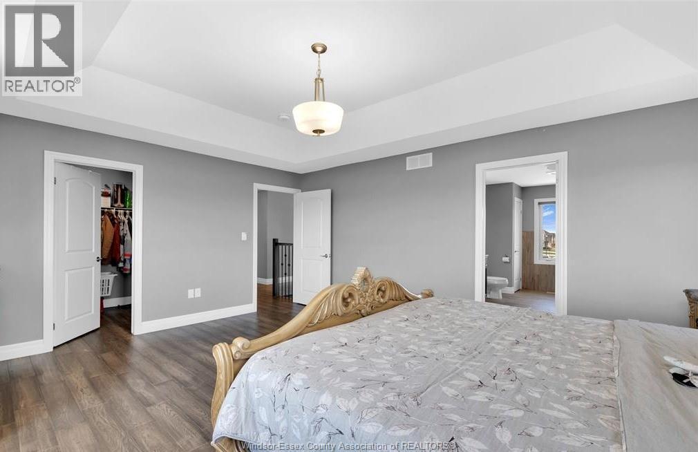 1099 Vincent Crescent, Lakeshore, ON - Indoor Photo Showing Bedroom