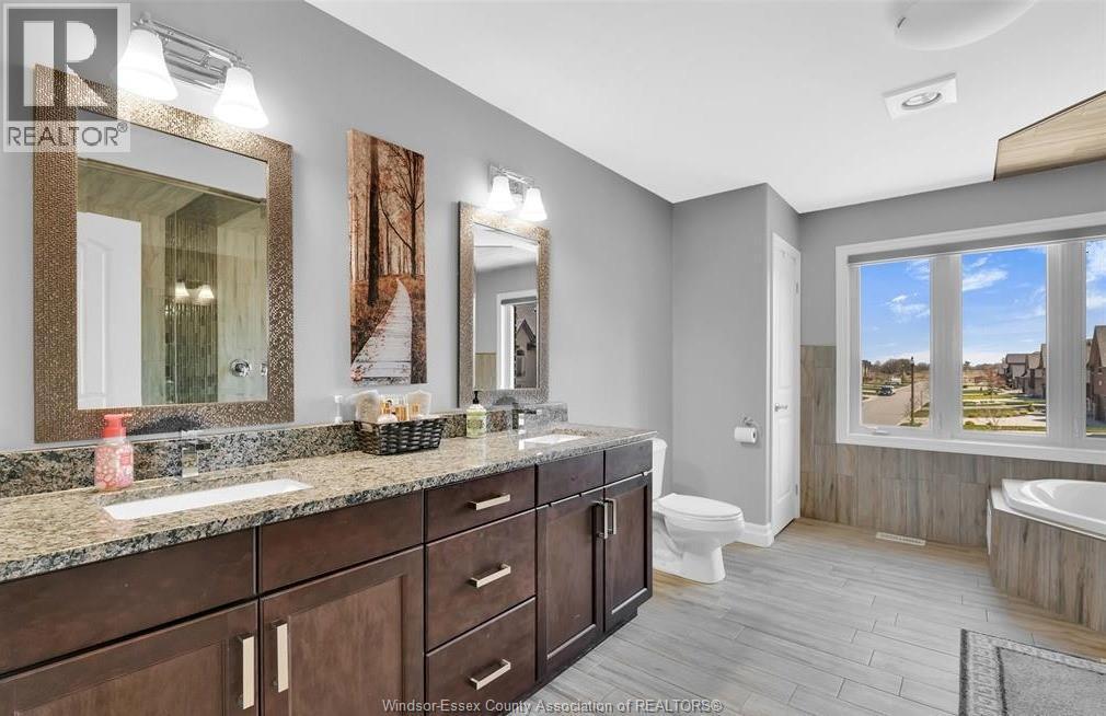 1099 Vincent Crescent, Lakeshore, ON - Indoor Photo Showing Bathroom