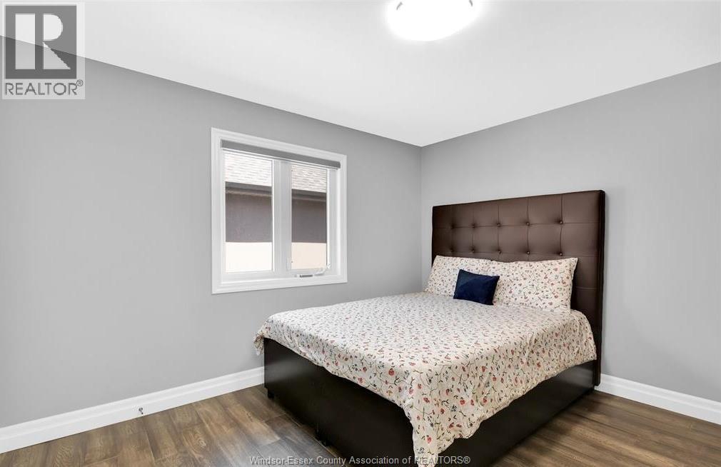 1099 Vincent Crescent, Lakeshore, ON - Indoor Photo Showing Bedroom