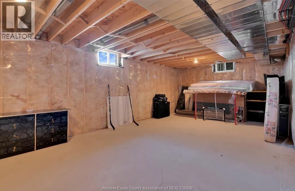 1099 Vincent Crescent, Lakeshore, ON - Indoor Photo Showing Basement
