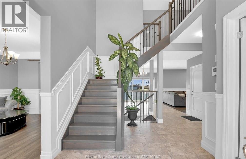 1099 Vincent Crescent, Lakeshore, ON - Indoor Photo Showing Other Room