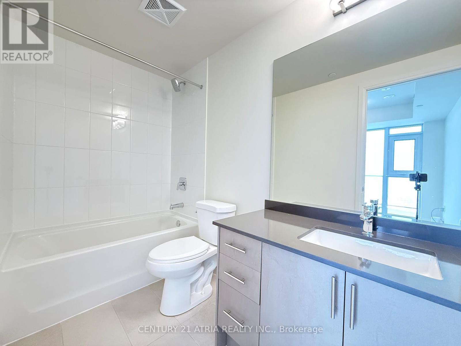 2021 - 8960 Jane Street, Vaughan, ON - Indoor Photo Showing Bathroom