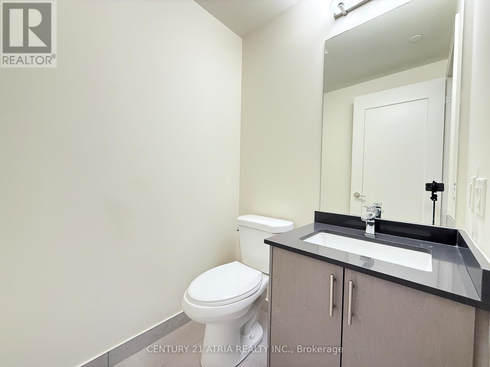 2021 - 8960 Jane Street, Vaughan, ON - Indoor Photo Showing Bathroom