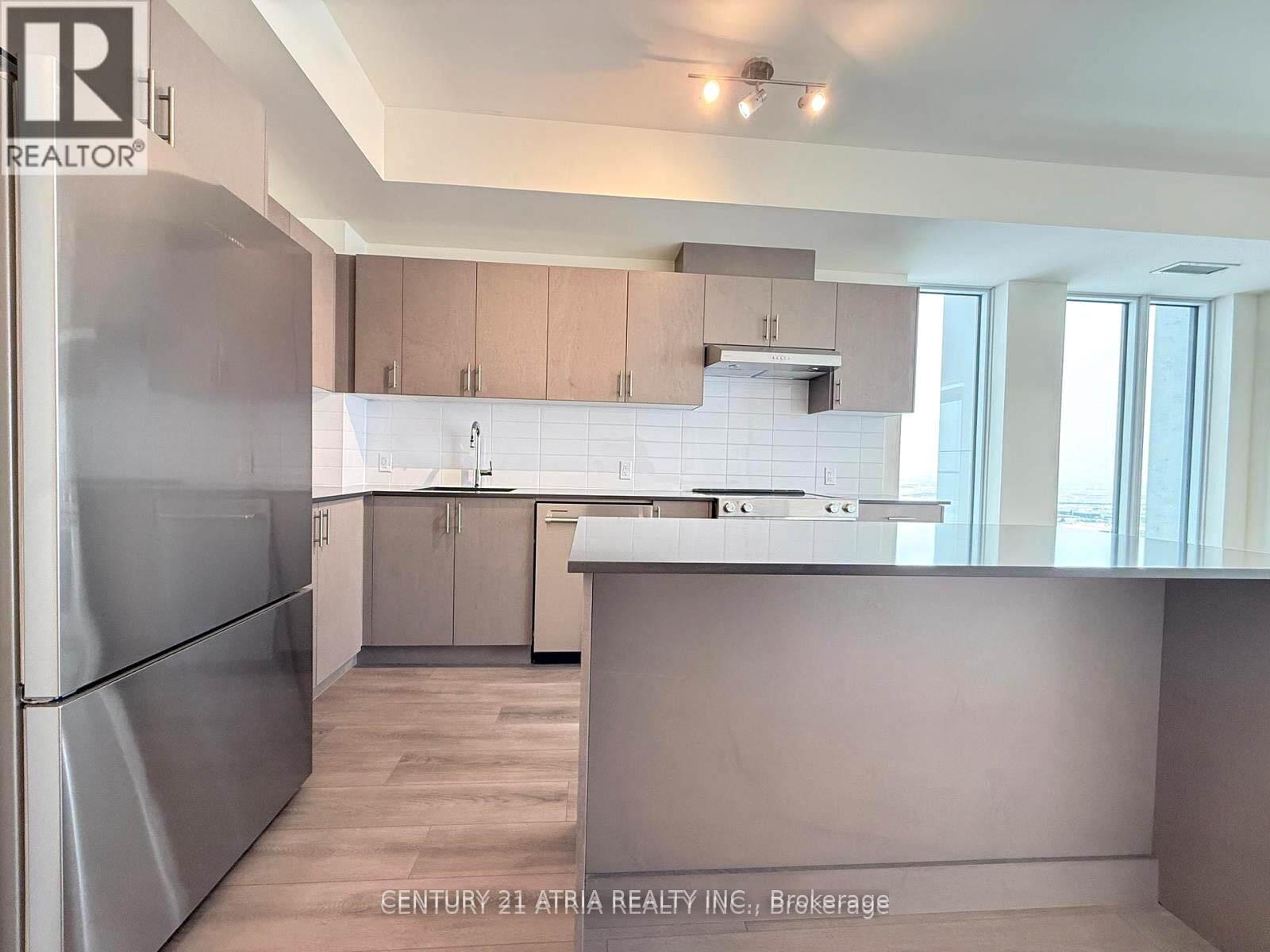 2021 - 8960 Jane Street, Vaughan, ON - Indoor Photo Showing Kitchen